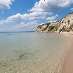 Sea View & Infinity Pool In Kaliakria Apartment *
