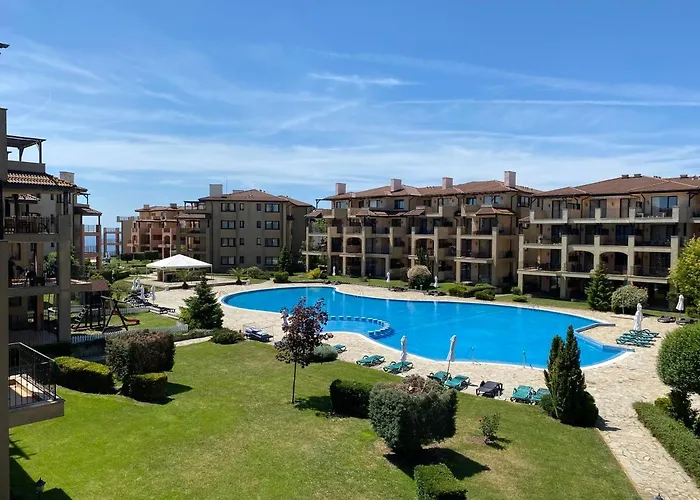 Sea View & Infinity Pool In Kaliakria Apartment